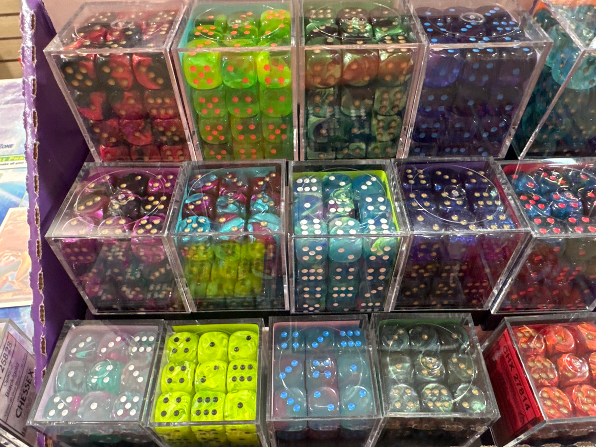Chessex 12mm D6 Dice Set (small)